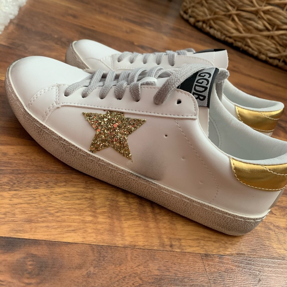 GOLDEN GOOSE
